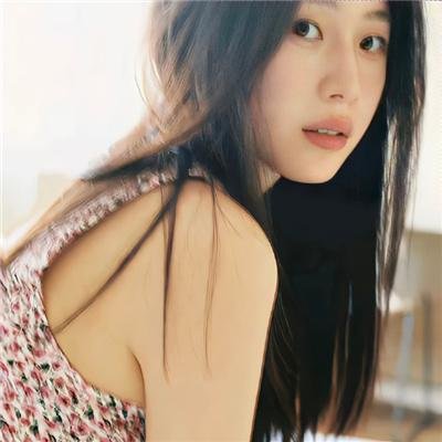蓝色江流淌